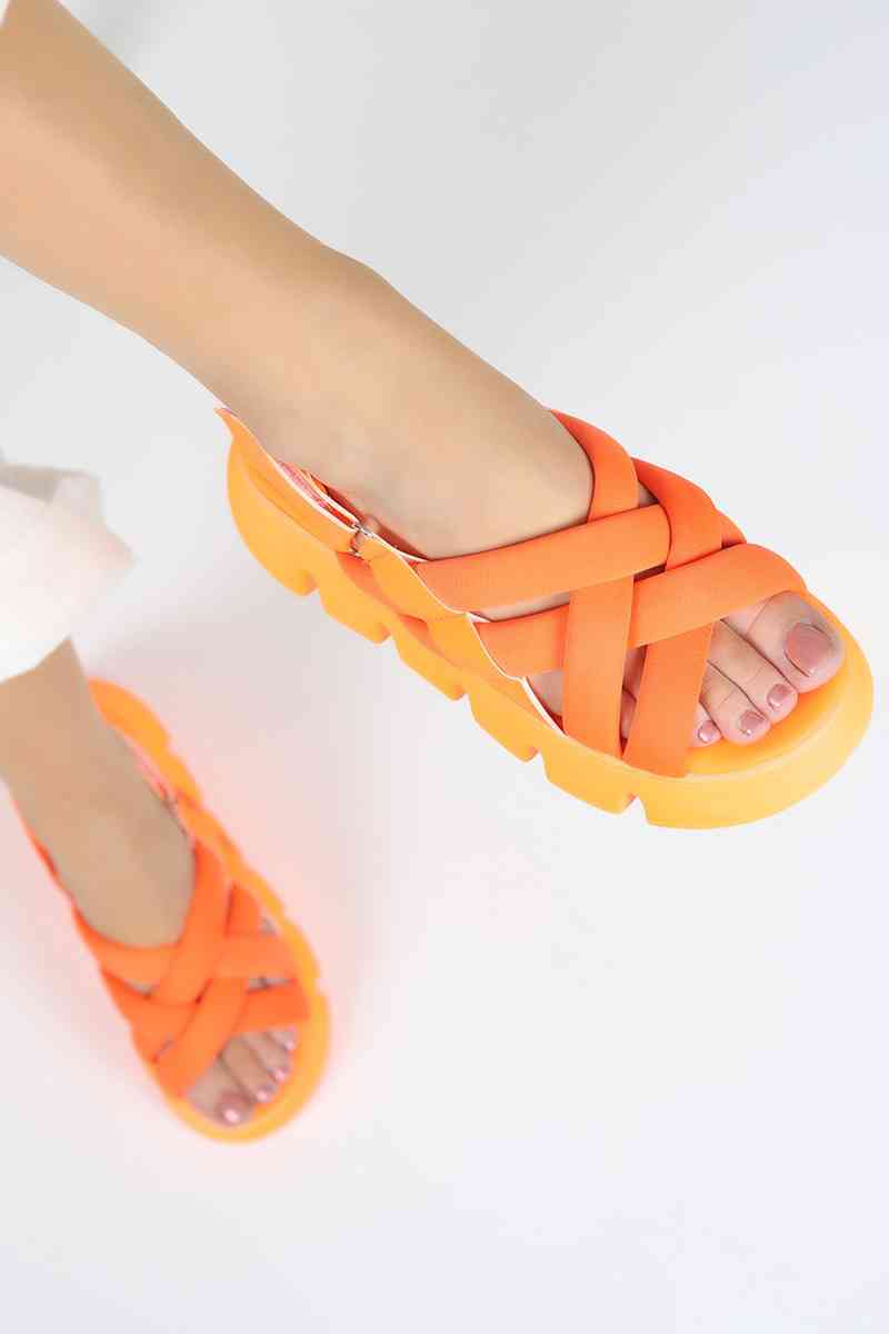 Çapraz Bağlı Neon Turuncu Ortopedik Taban Kadın Sandalet